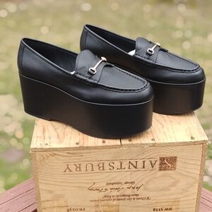 NWT Steve "MAUREEN" Madden Black Platform Loafers with Gold Bit